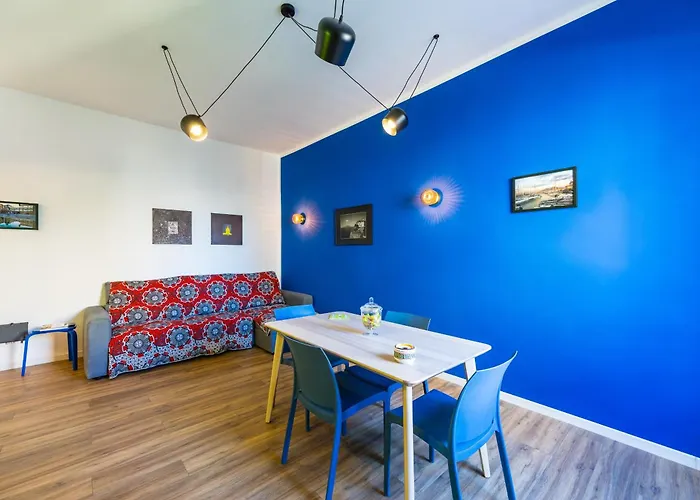 The Place * نابولي